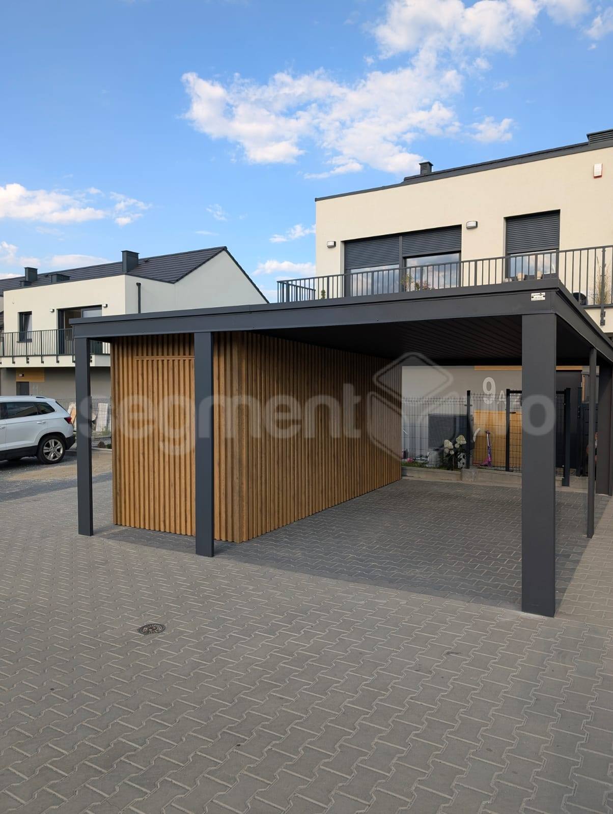 Carport z domkiem – perspektywa